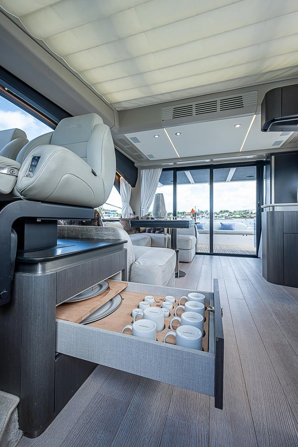 https://arconyachts.ams3.digitaloceanspaces.com/117241/conversions/large_4389320-optimize.jpg