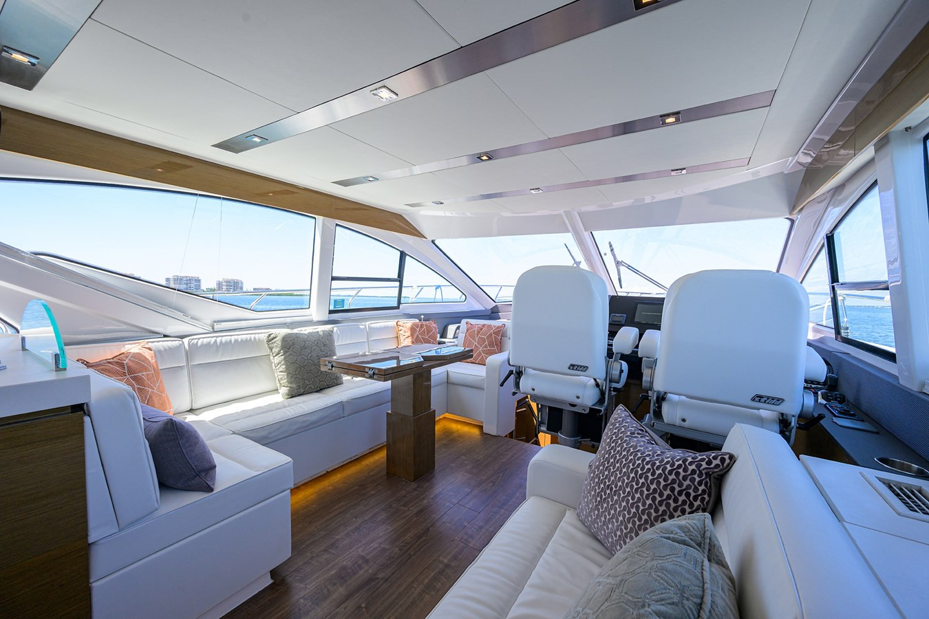 https://arconyachts.ams3.digitaloceanspaces.com/117249/conversions/large_4782872-optimize.jpg