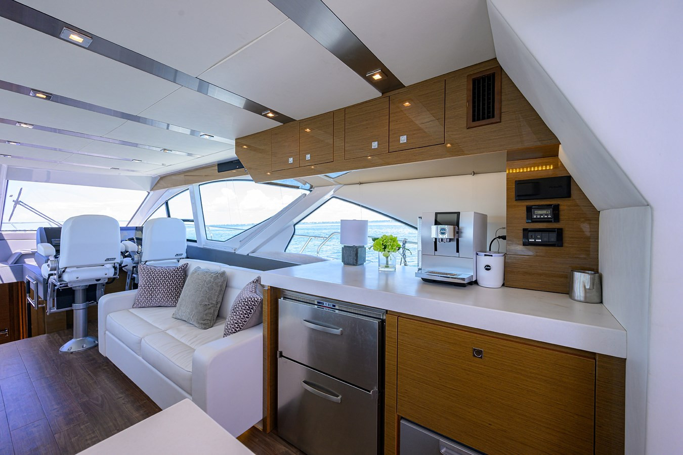 https://arconyachts.ams3.digitaloceanspaces.com/117277/conversions/large_4782881-optimize.jpg