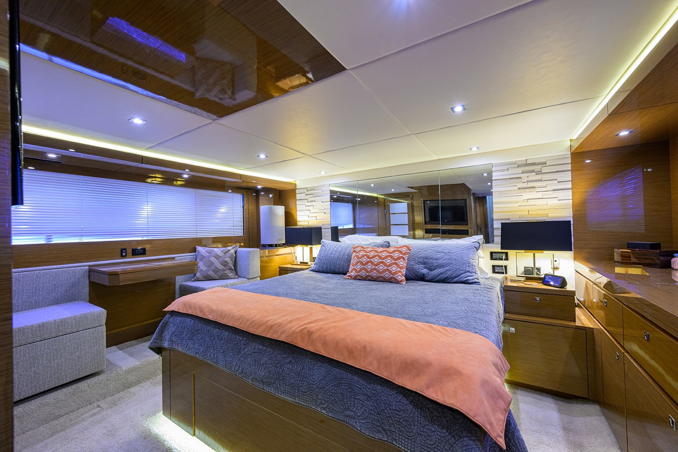 https://arconyachts.ams3.digitaloceanspaces.com/117314/conversions/large_4782896-optimize.jpg