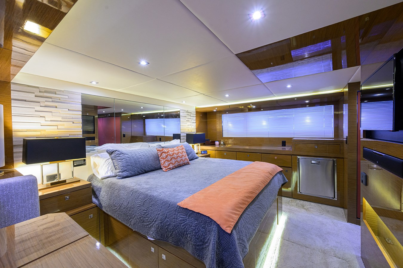 https://arconyachts.ams3.digitaloceanspaces.com/117318/conversions/large_4782897-optimize.jpg