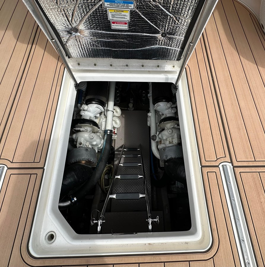 https://arconyachts.ams3.digitaloceanspaces.com/117456/conversions/large_4369976-optimize.jpg
