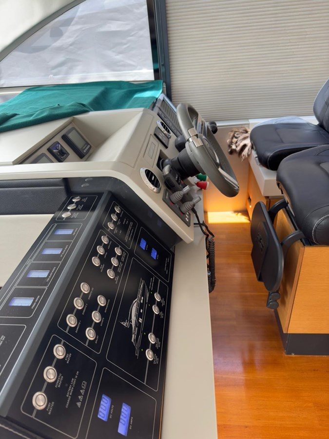 https://arconyachts.ams3.digitaloceanspaces.com/117462/conversions/large_4260760-optimize.jpg