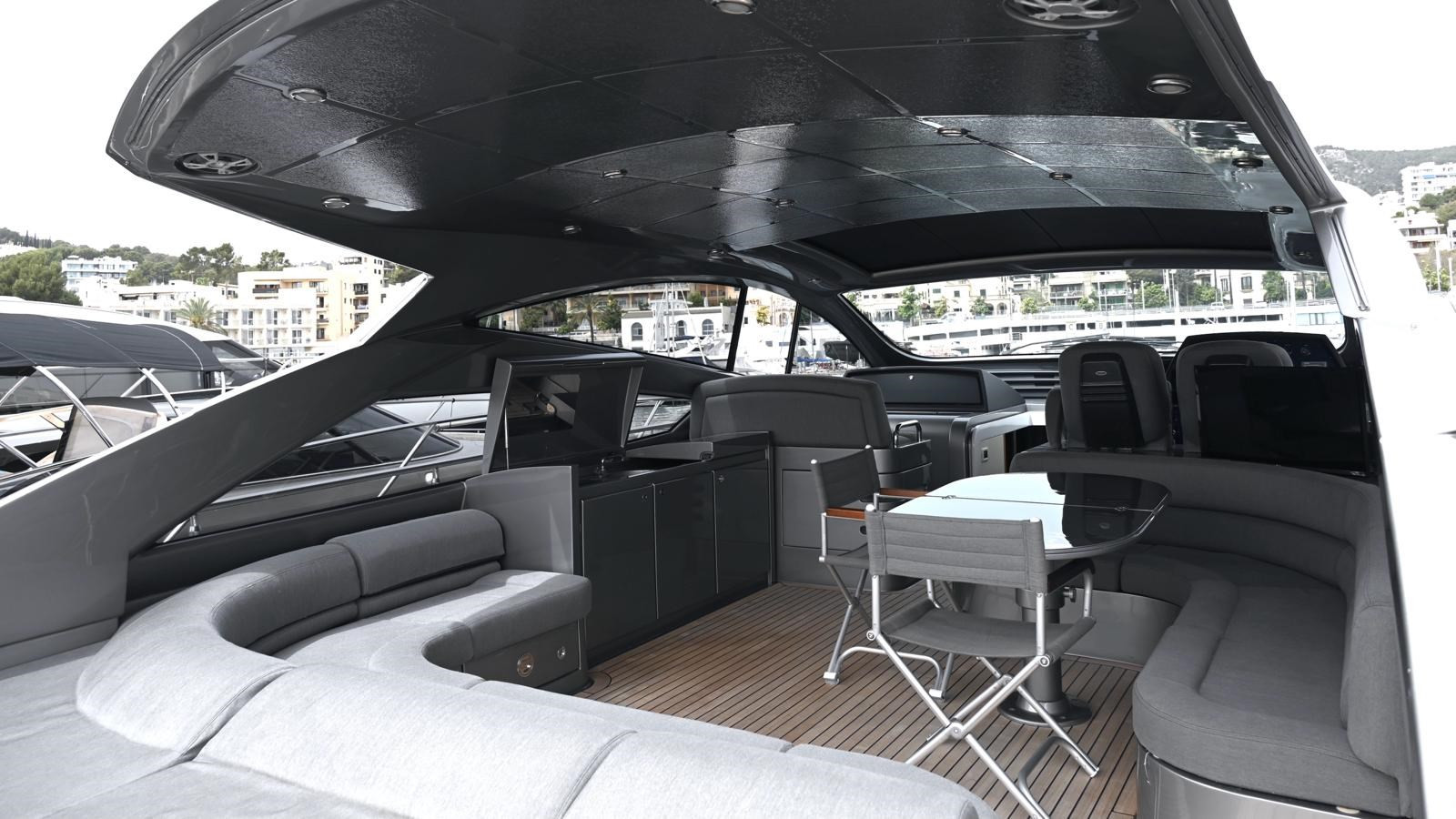 https://arconyachts.ams3.digitaloceanspaces.com/117591/conversions/large_4191897-optimize.jpg