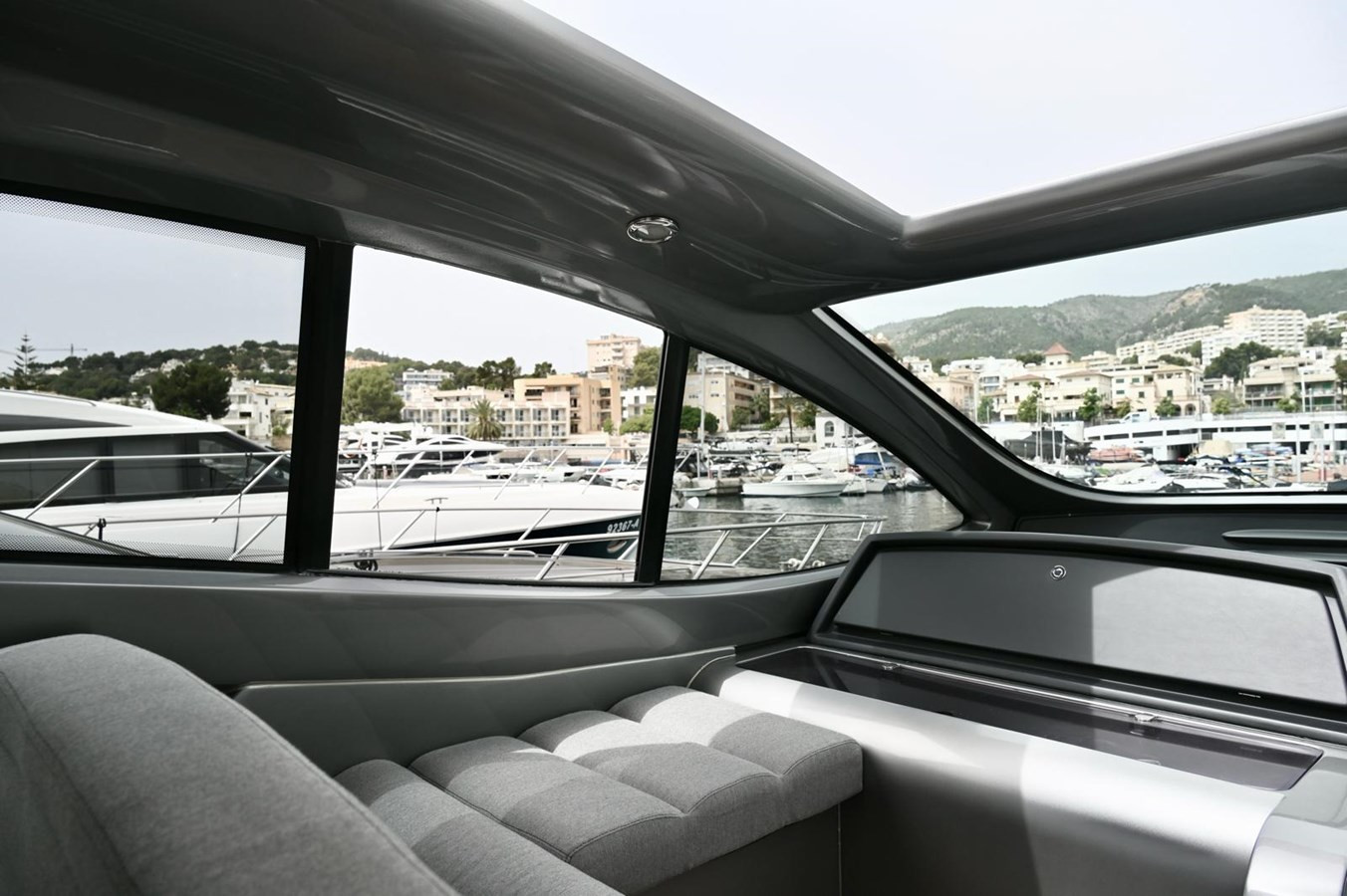 https://arconyachts.ams3.digitaloceanspaces.com/117594/conversions/large_4191898-optimize.jpg