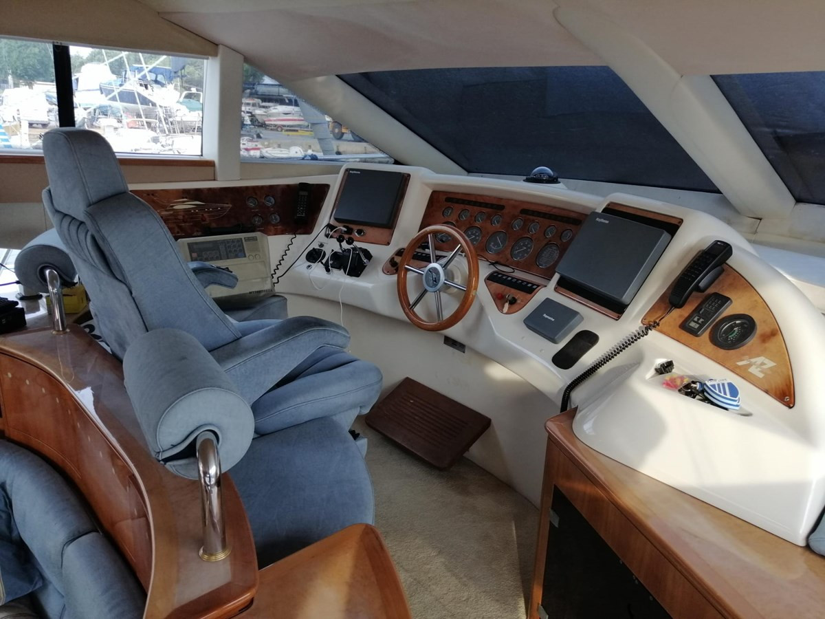 https://arconyachts.ams3.digitaloceanspaces.com/117617/conversions/large_4536015-optimize.jpg