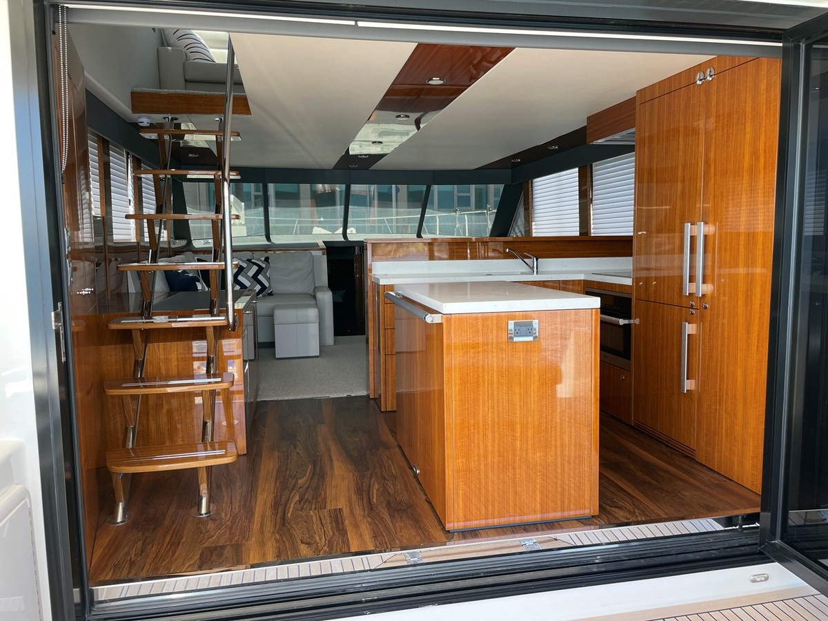https://arconyachts.ams3.digitaloceanspaces.com/117695/conversions/large_3556053-optimize.jpg