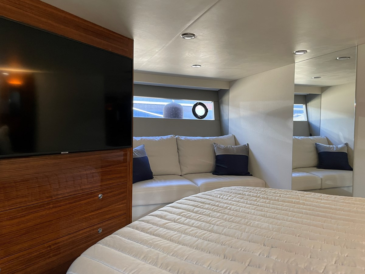 https://arconyachts.ams3.digitaloceanspaces.com/117749/conversions/large_3556071-optimize.jpg