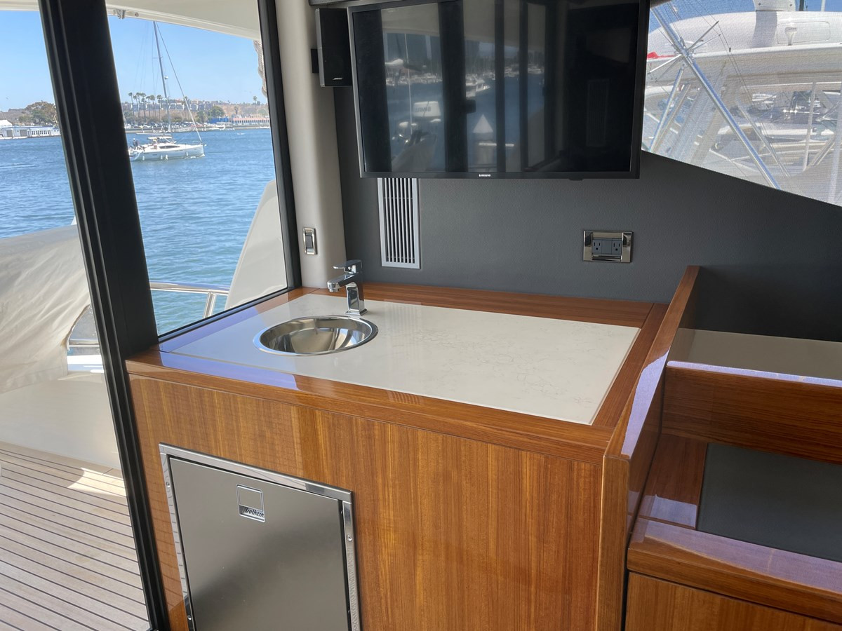 https://arconyachts.ams3.digitaloceanspaces.com/117802/conversions/large_3556089-optimize.jpg