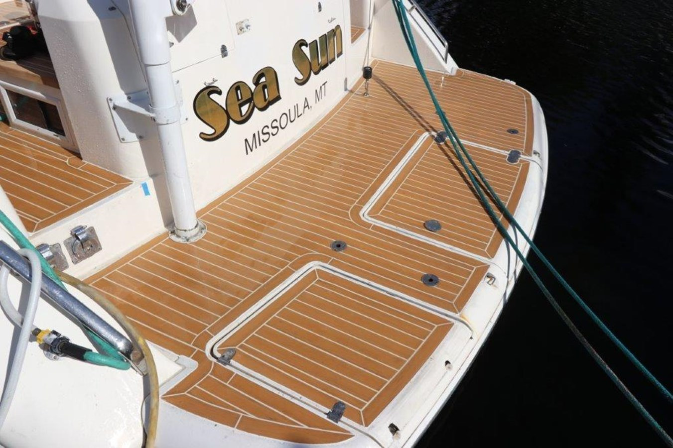 https://arconyachts.ams3.digitaloceanspaces.com/117810/conversions/large_3116686-optimize.jpg