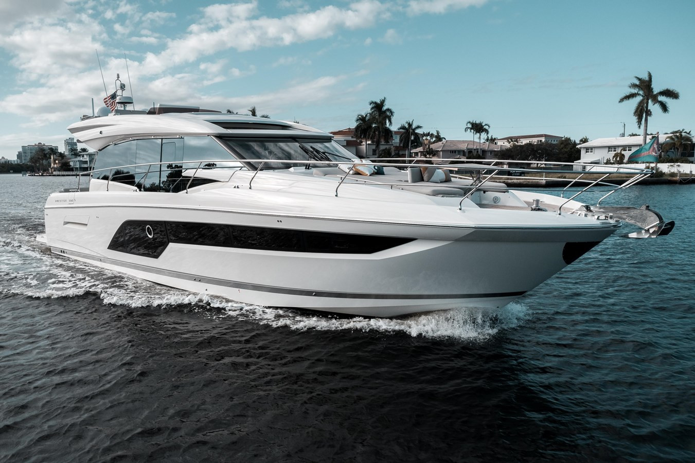https://arconyachts.ams3.digitaloceanspaces.com/117821/conversions/large_3652838-optimize.jpg