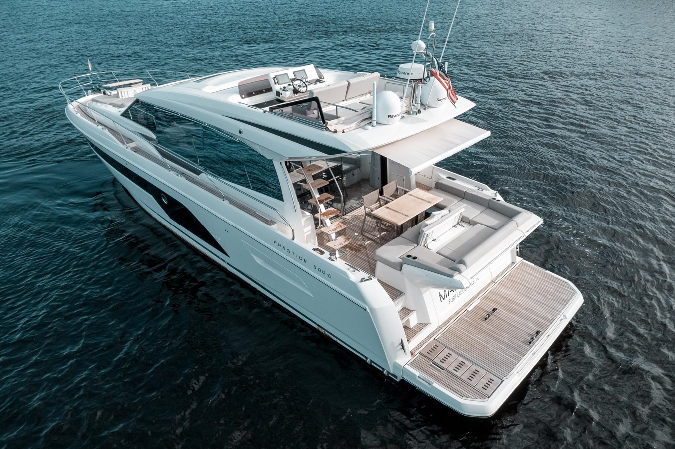 https://arconyachts.ams3.digitaloceanspaces.com/117842/conversions/large_3652845-optimize.jpg