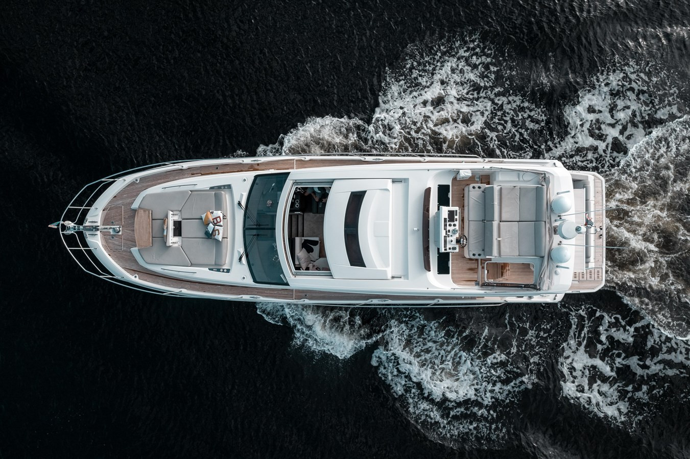 https://arconyachts.ams3.digitaloceanspaces.com/117848/conversions/large_3652847-optimize.jpg