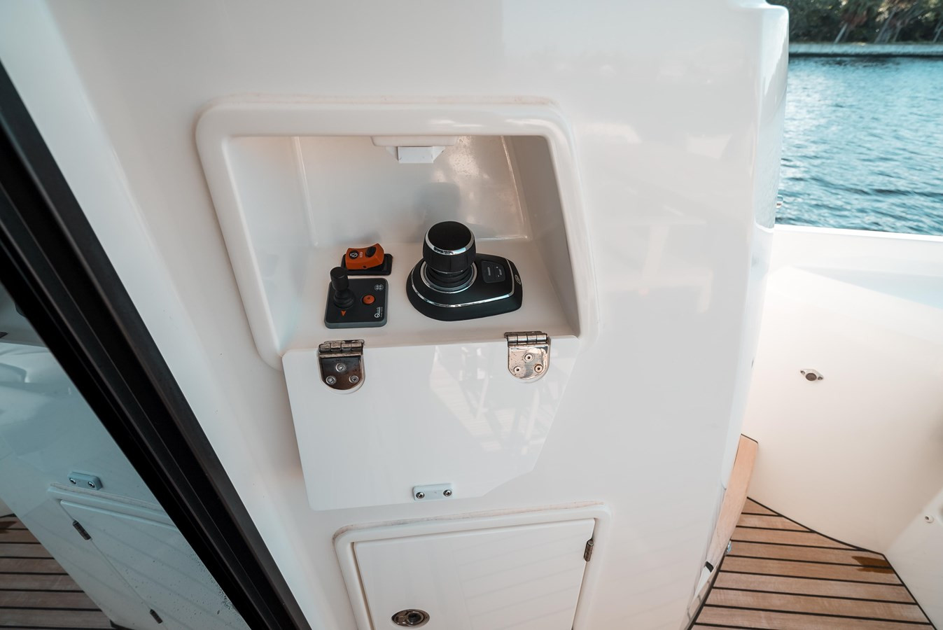 https://arconyachts.ams3.digitaloceanspaces.com/117873/conversions/large_3652857-optimize.jpg