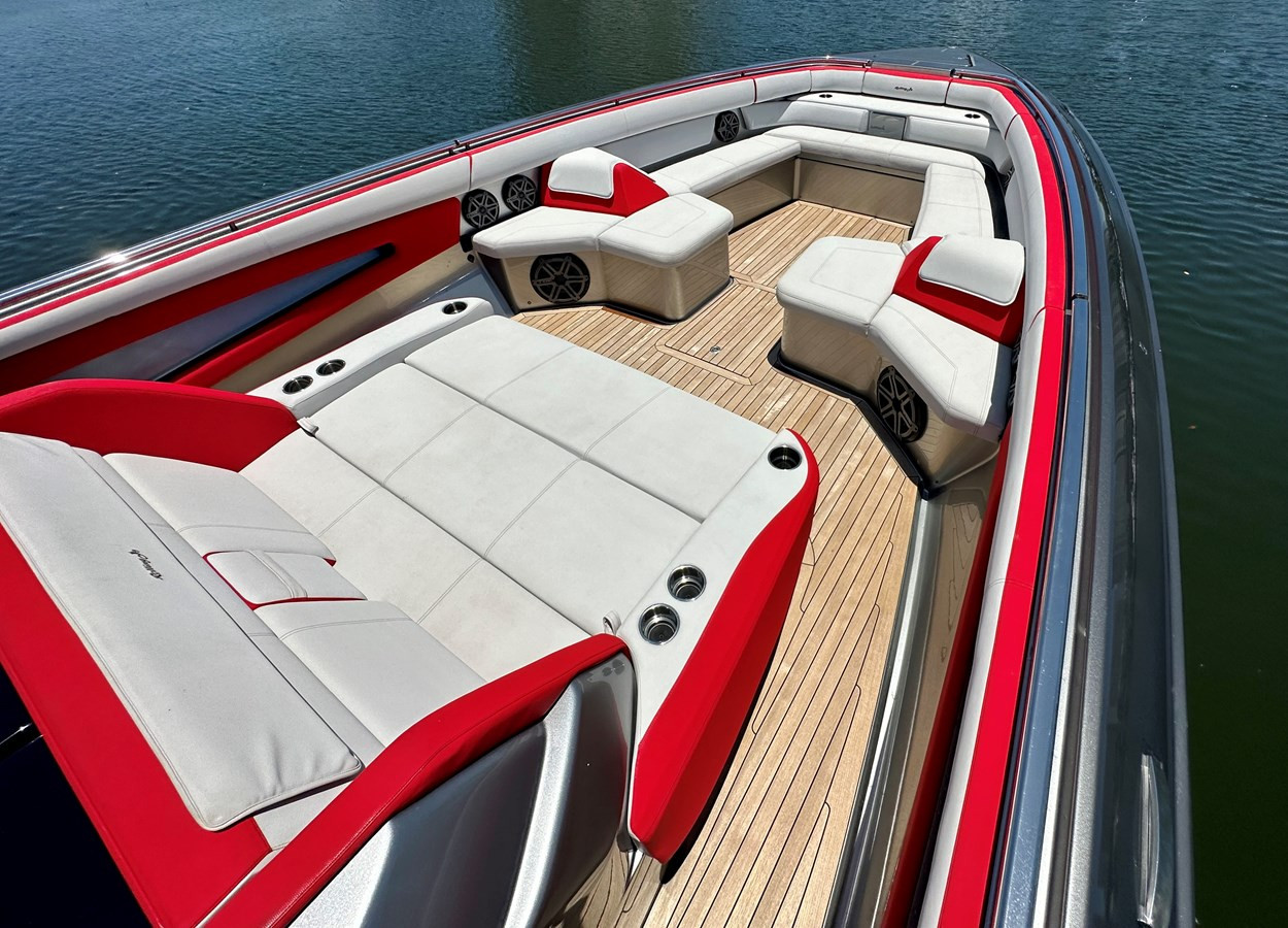 https://arconyachts.ams3.digitaloceanspaces.com/117906/conversions/large_3850862-optimize.jpg