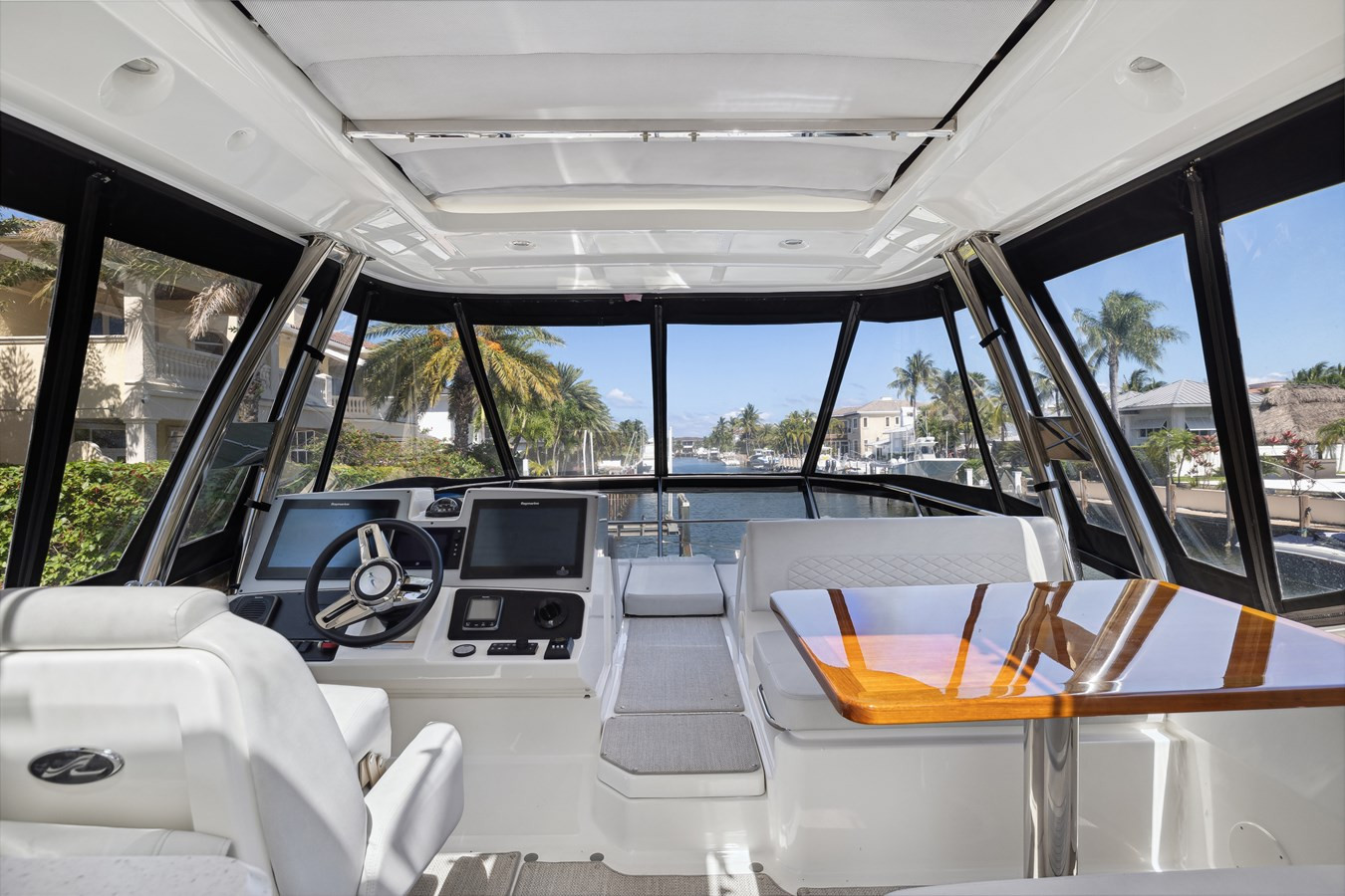 https://arconyachts.ams3.digitaloceanspaces.com/117911/conversions/large_3791676-optimize.jpg