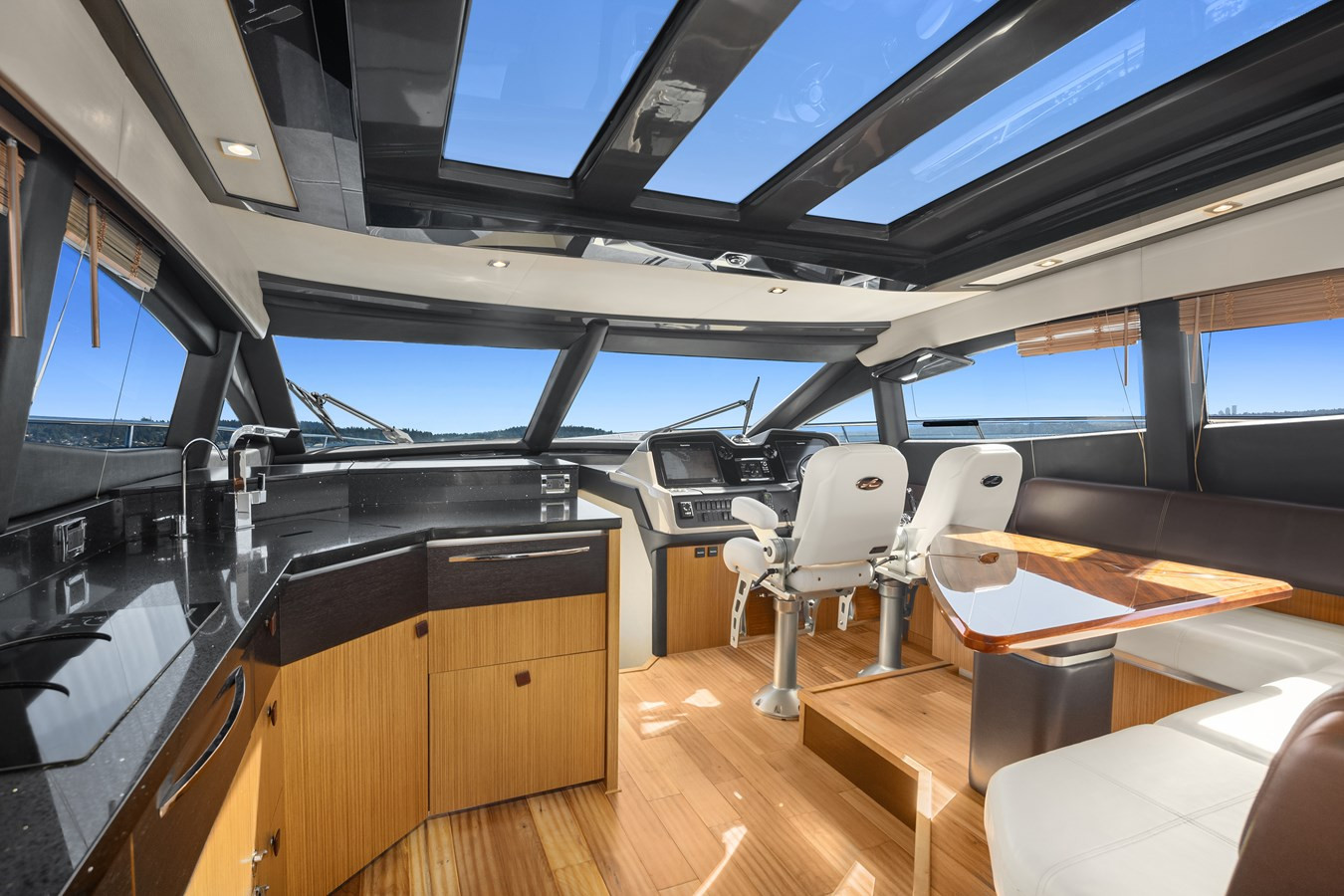 https://arconyachts.ams3.digitaloceanspaces.com/117939/conversions/large_4327188-optimize.jpg