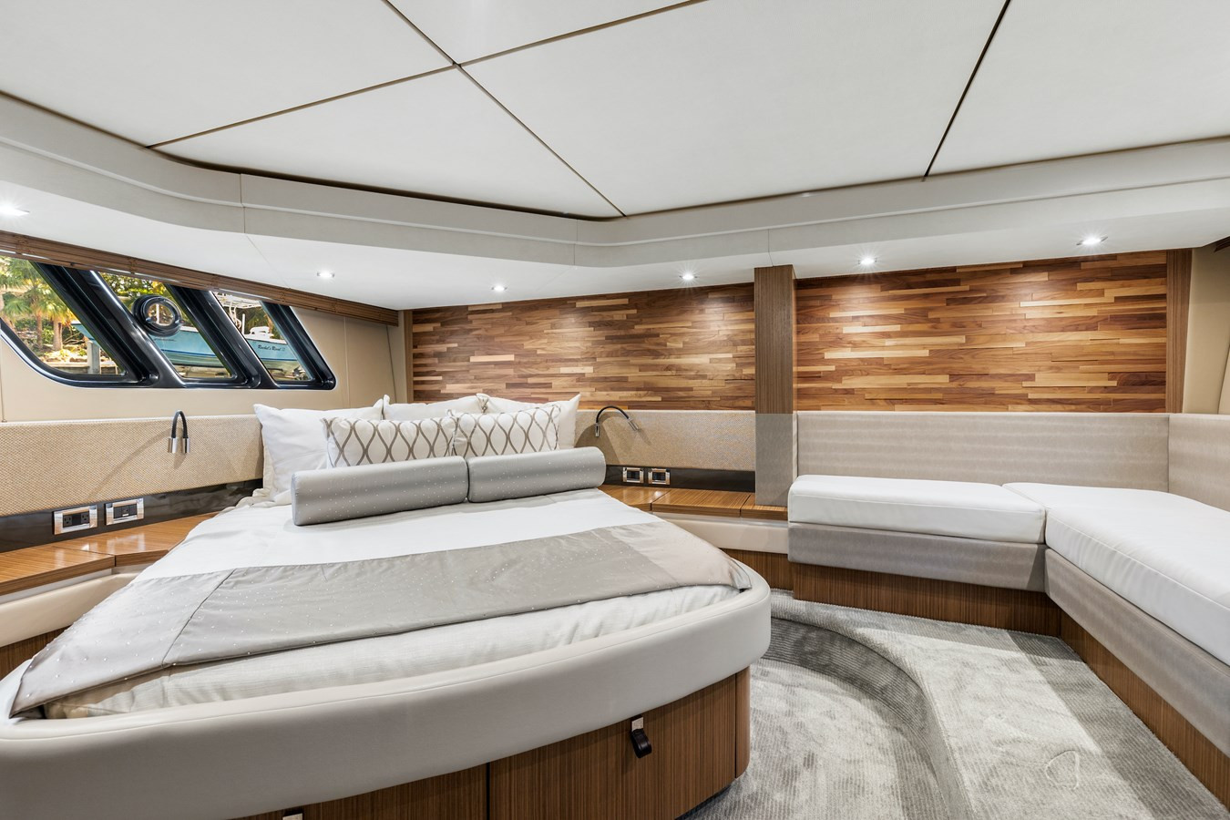 https://arconyachts.ams3.digitaloceanspaces.com/117964/conversions/large_3791694-optimize.jpg