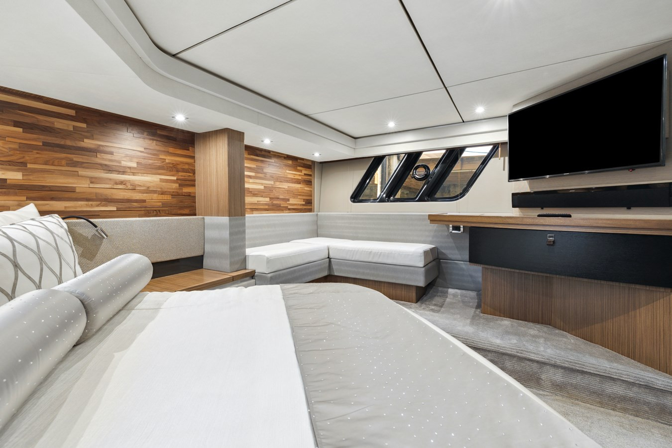 https://arconyachts.ams3.digitaloceanspaces.com/117970/conversions/large_3791696-optimize.jpg