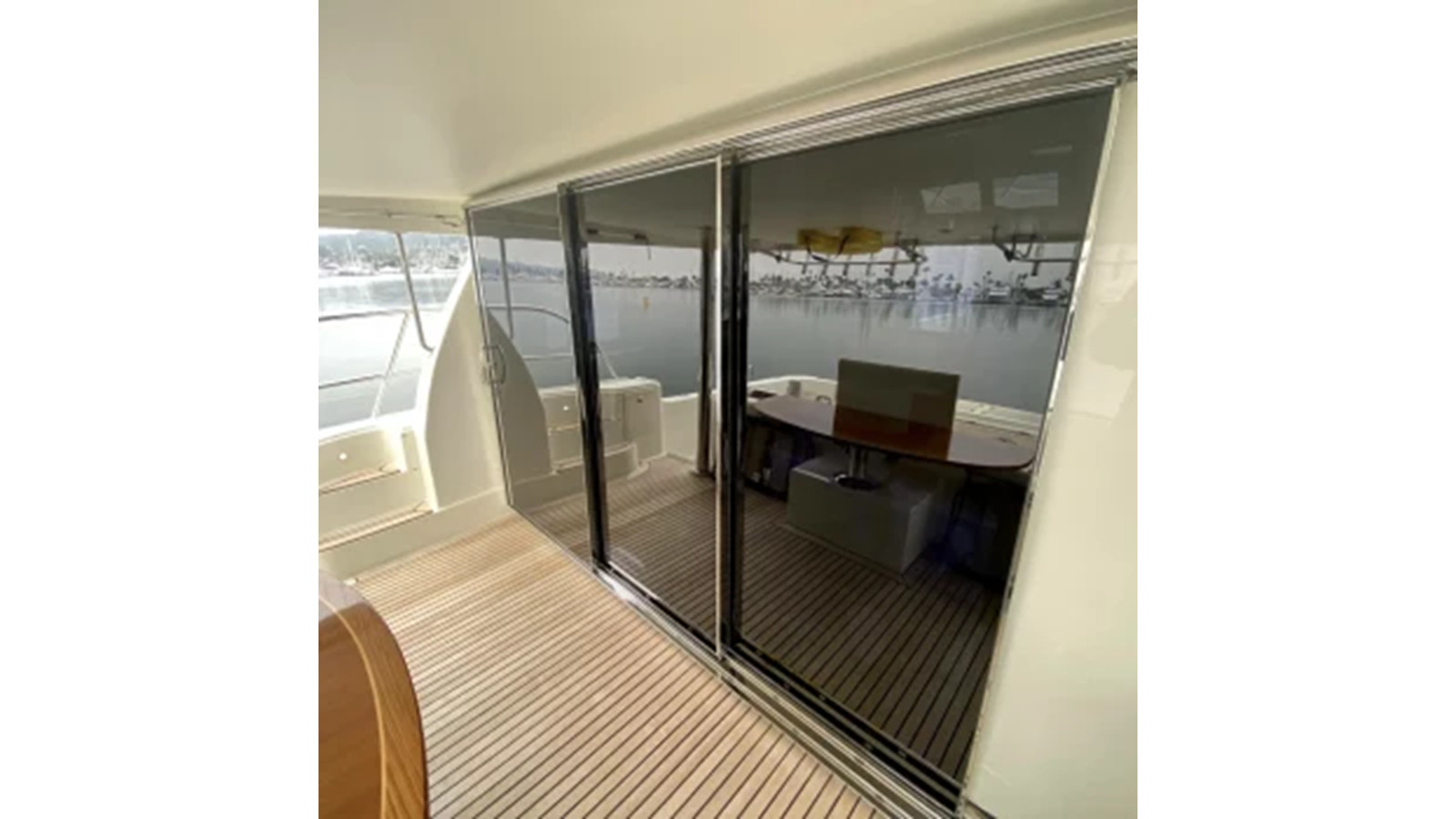 https://arconyachts.ams3.digitaloceanspaces.com/118030/conversions/large_4532744-optimize.jpg
