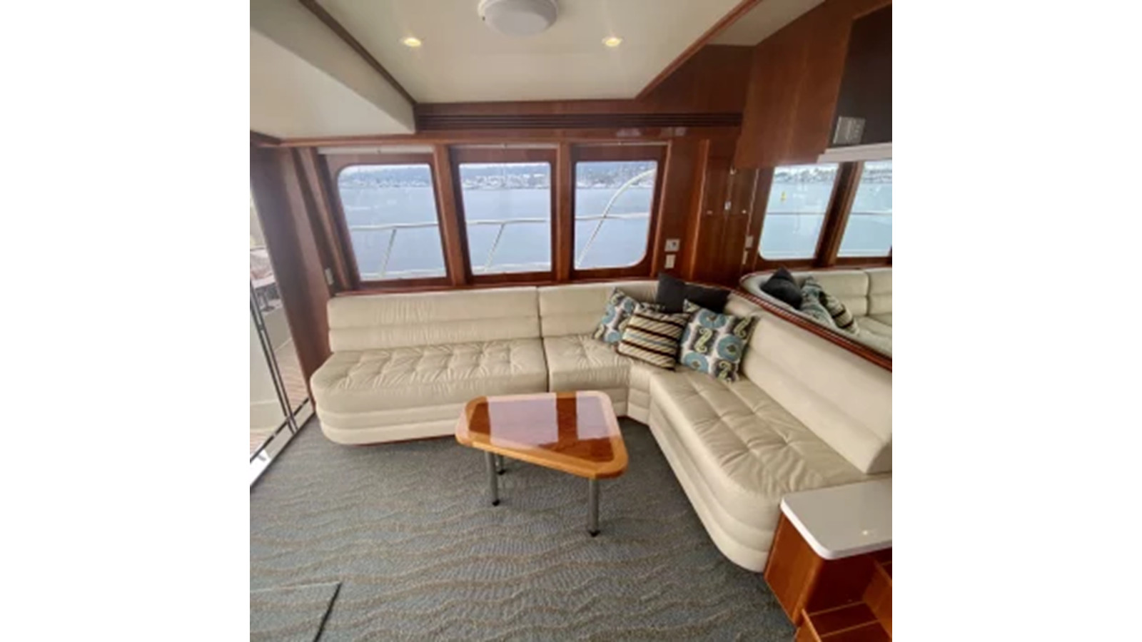 https://arconyachts.ams3.digitaloceanspaces.com/118066/conversions/large_4532755-optimize.jpg