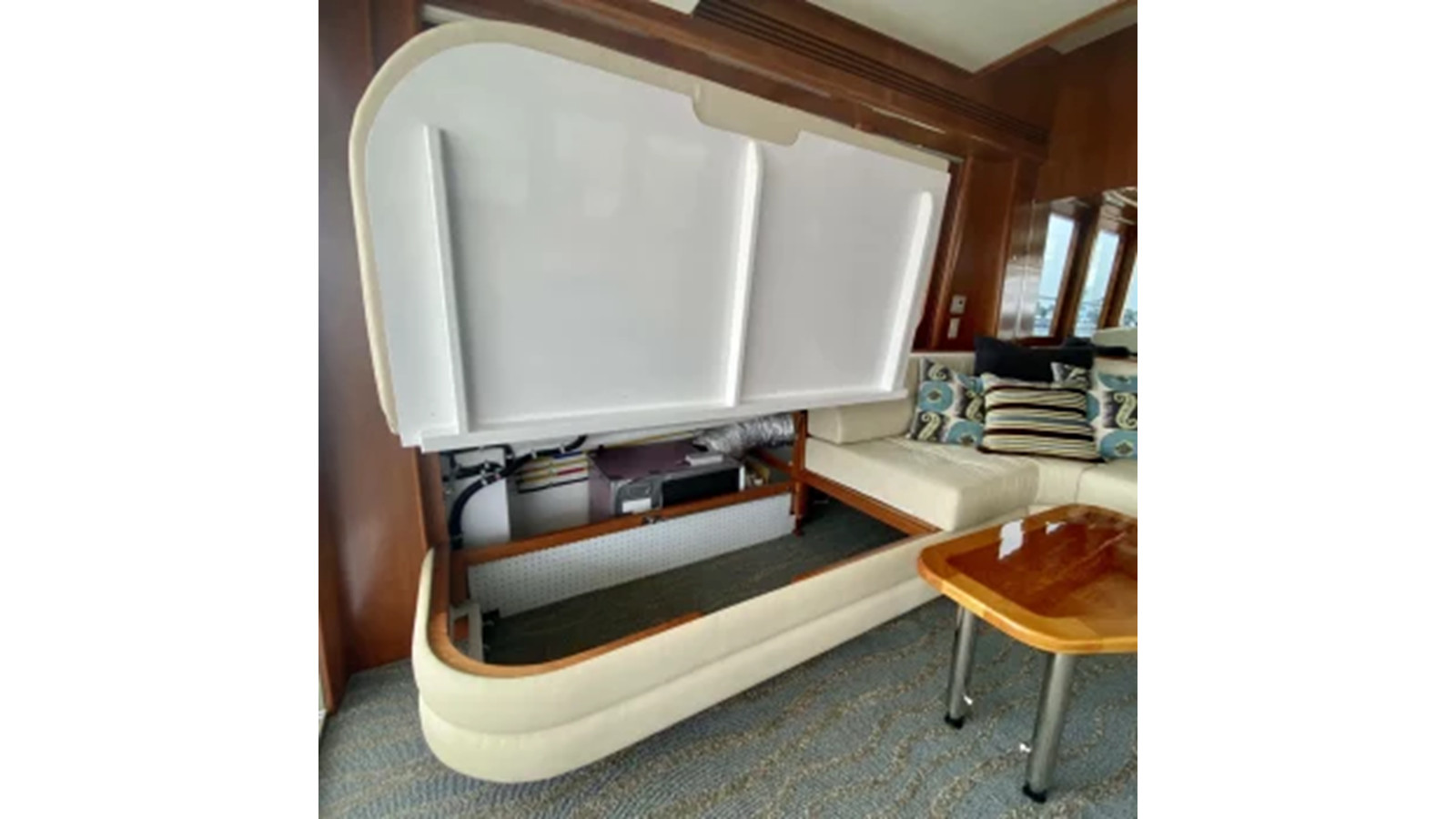 https://arconyachts.ams3.digitaloceanspaces.com/118069/conversions/large_4532756-optimize.jpg