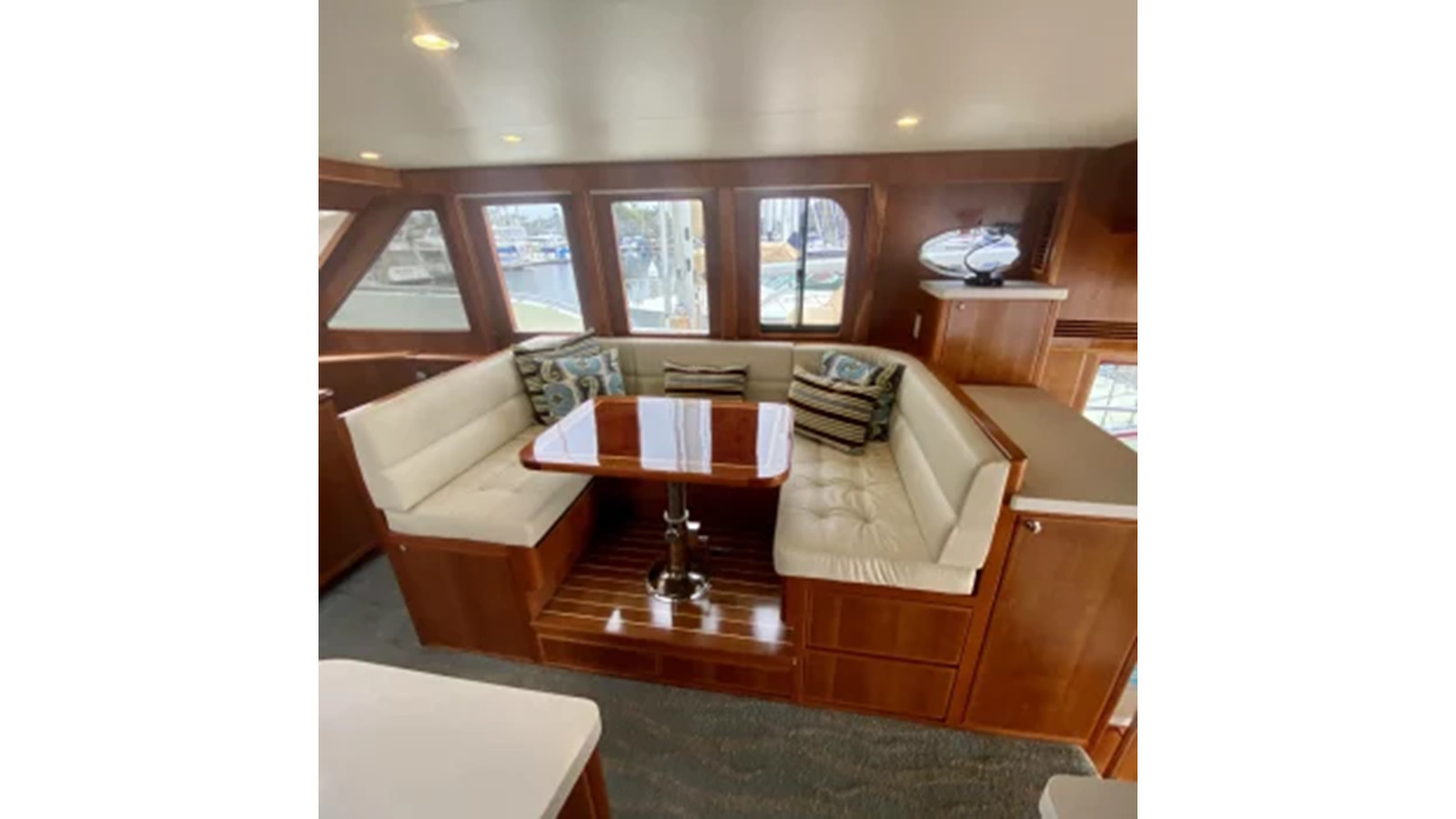 https://arconyachts.ams3.digitaloceanspaces.com/118078/conversions/large_4532759-optimize.jpg