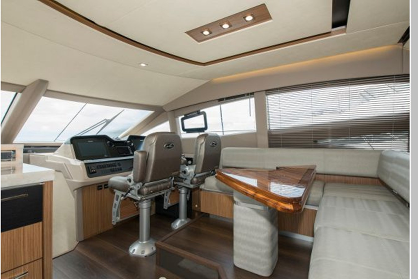 https://arconyachts.ams3.digitaloceanspaces.com/118226/conversions/large_3018045-optimize.jpg