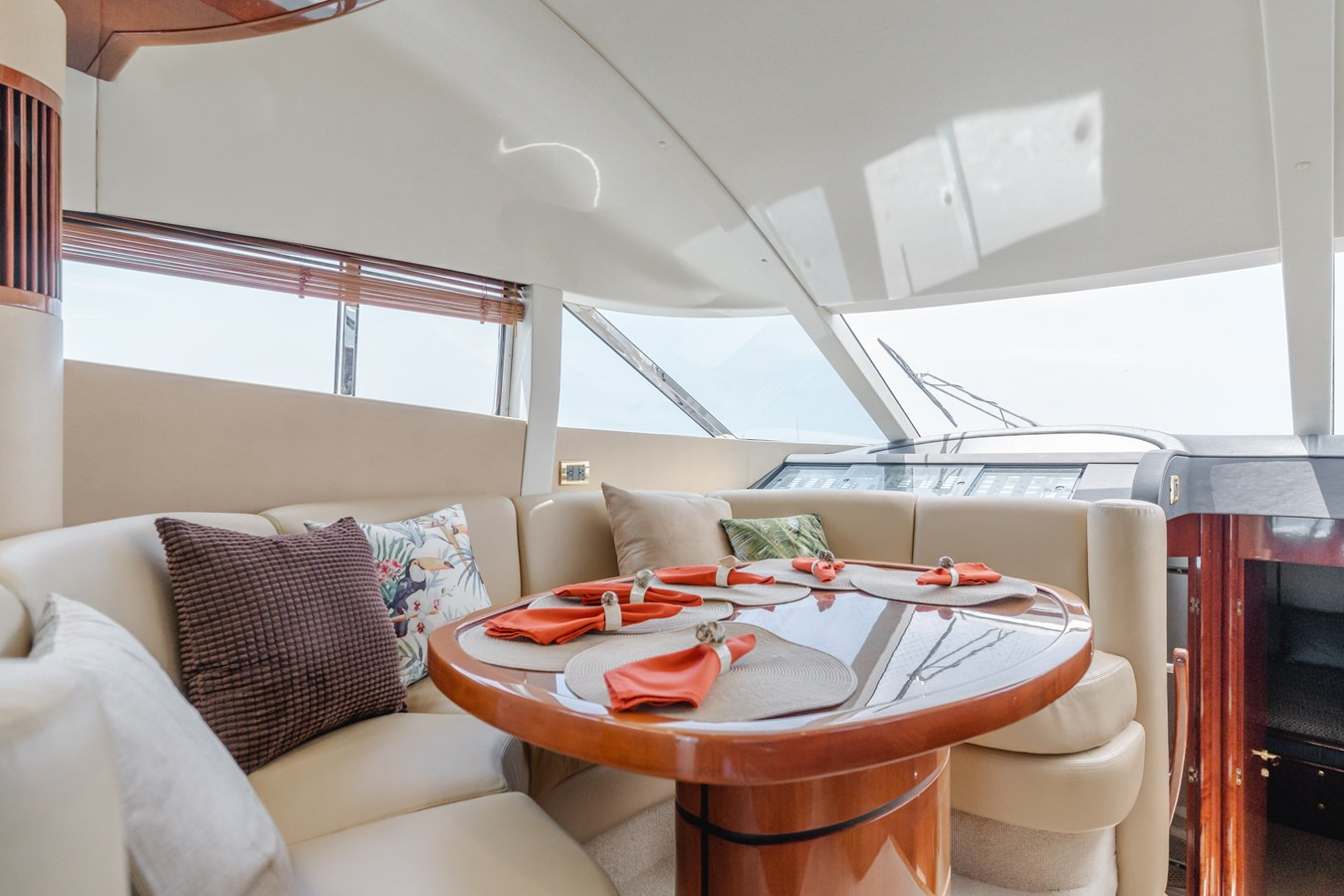 https://arconyachts.ams3.digitaloceanspaces.com/118292/conversions/large_3761656-optimize.jpg