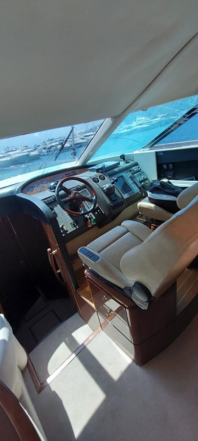 https://arconyachts.ams3.digitaloceanspaces.com/118336/conversions/large_4740997-optimize.jpg