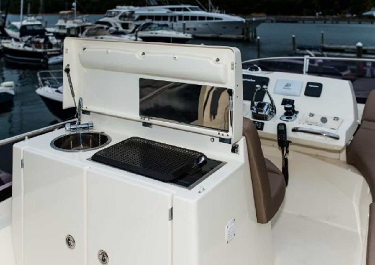 https://arconyachts.ams3.digitaloceanspaces.com/118394/conversions/large_4217789-optimize.jpg