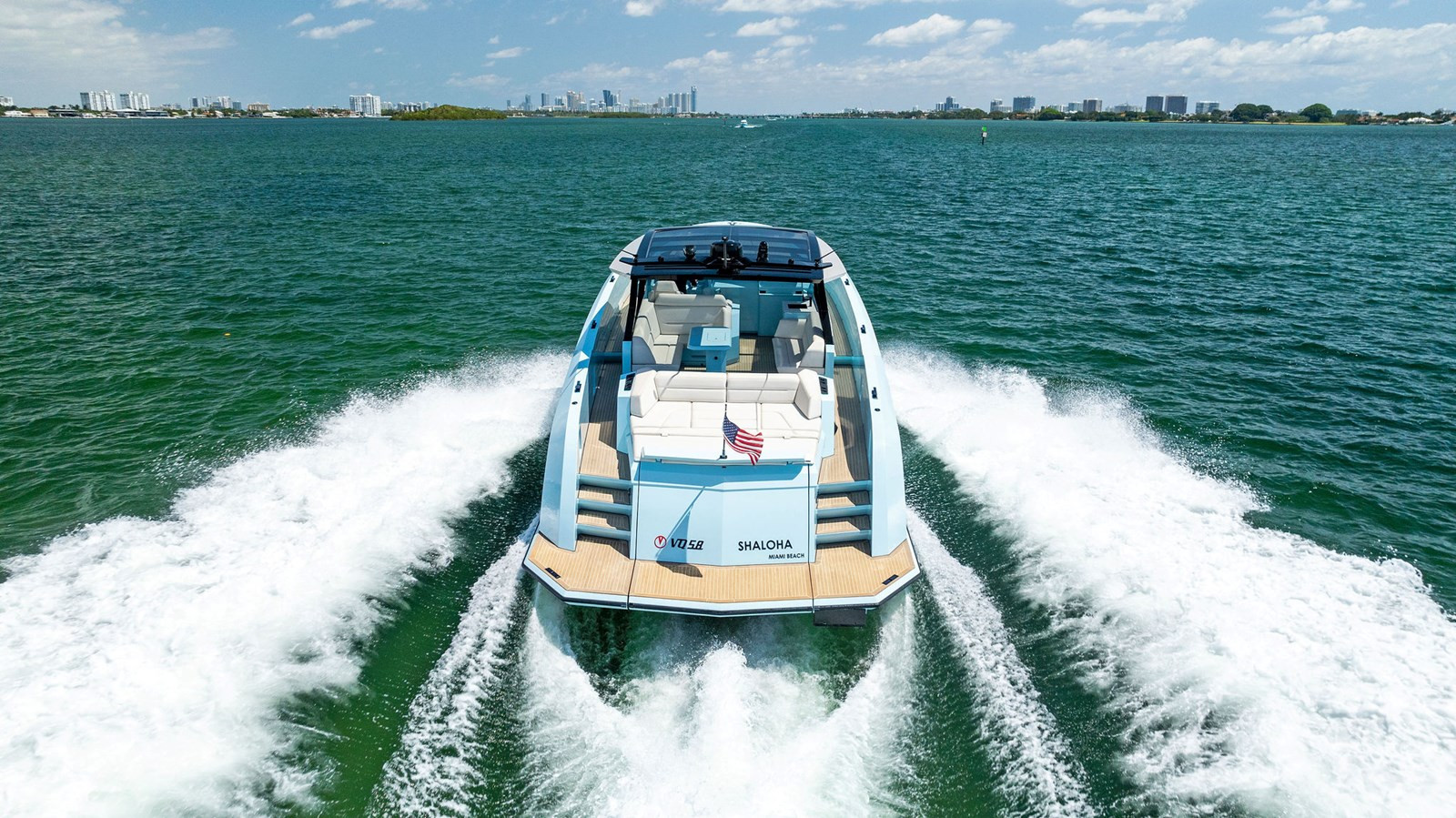 https://arconyachts.ams3.digitaloceanspaces.com/118475/conversions/large_4168359-optimize.jpg