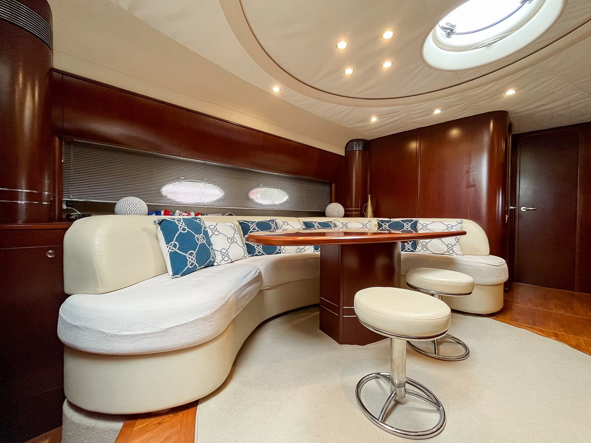 https://arconyachts.ams3.digitaloceanspaces.com/118570/conversions/large_4247683-optimize.jpg