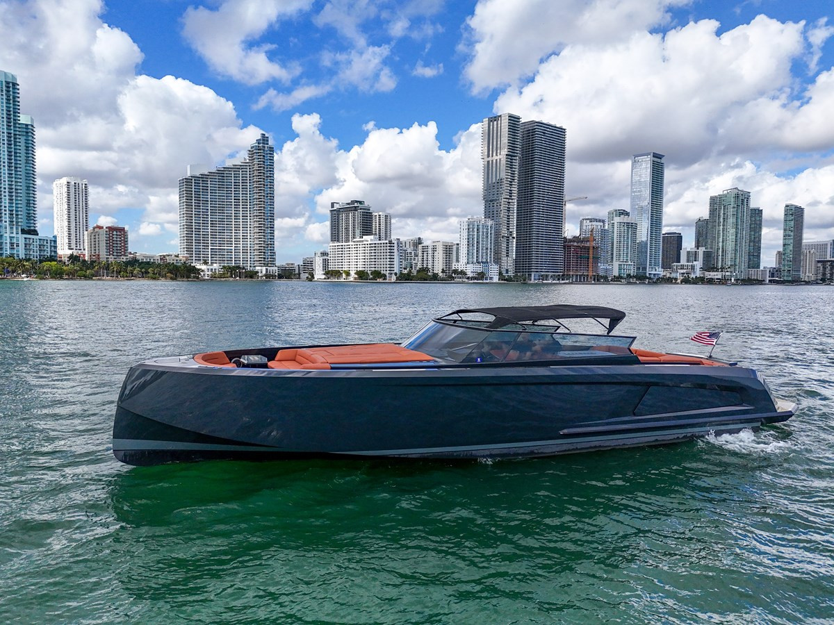 https://arconyachts.ams3.digitaloceanspaces.com/118595/conversions/large_4460793-optimize.jpg