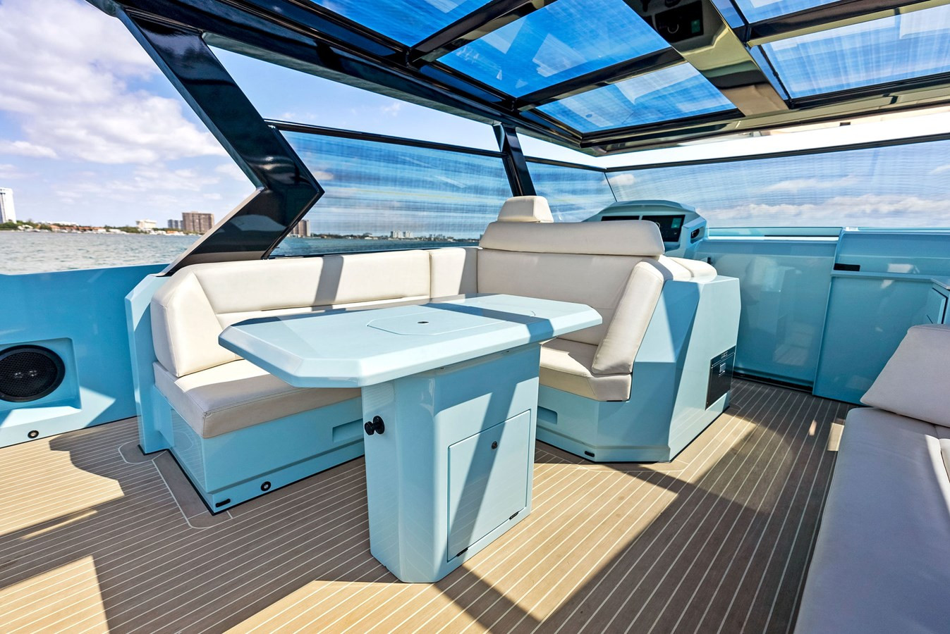 https://arconyachts.ams3.digitaloceanspaces.com/118603/conversions/large_4168405-optimize.jpg