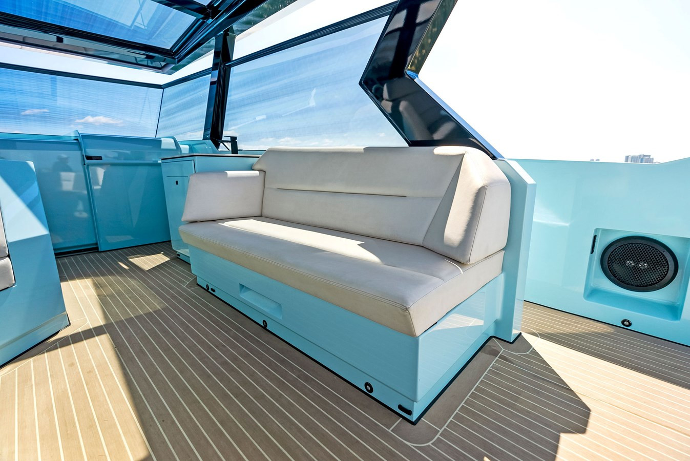 https://arconyachts.ams3.digitaloceanspaces.com/118606/conversions/large_4168406-optimize.jpg