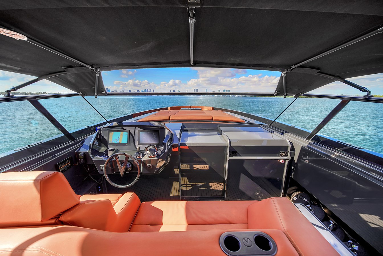 https://arconyachts.ams3.digitaloceanspaces.com/118663/conversions/large_4460817-optimize.jpg