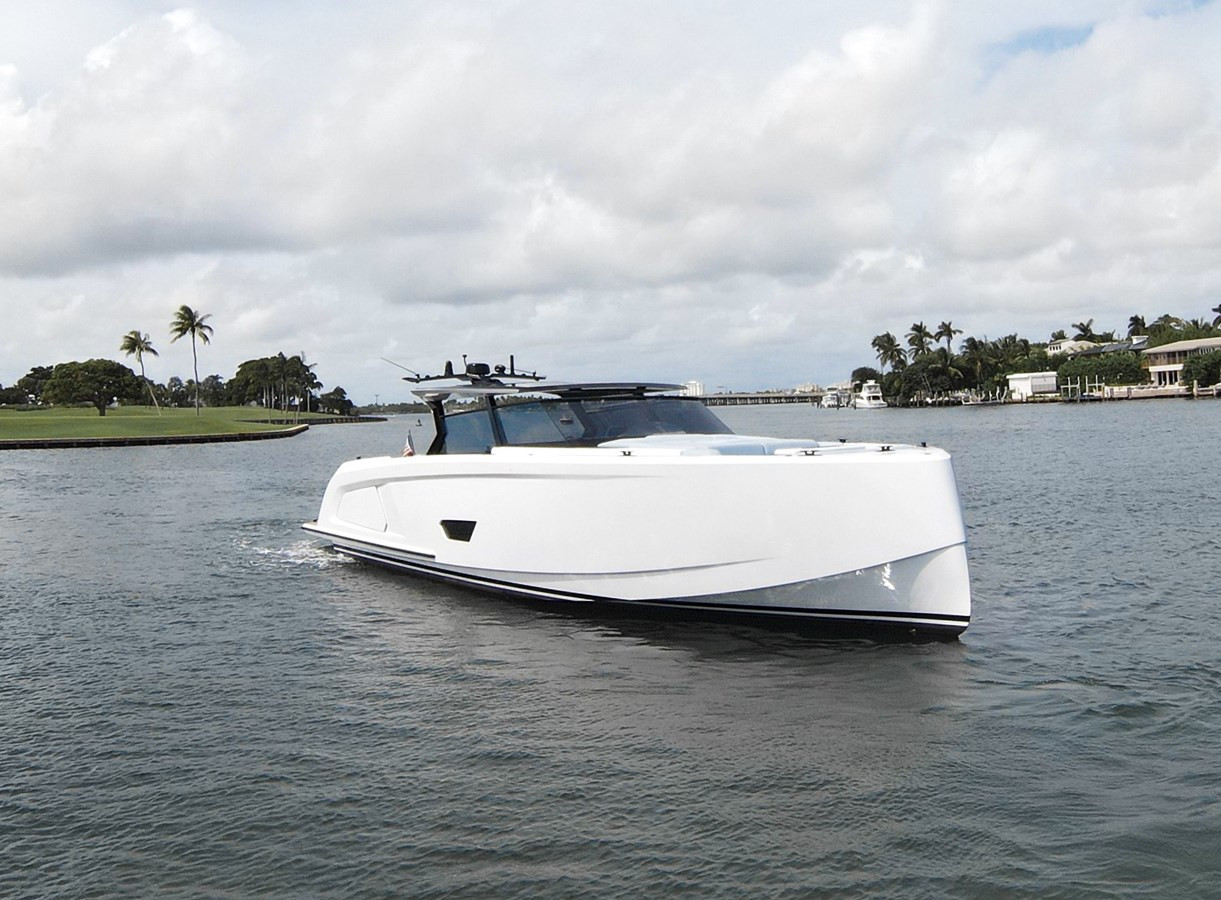 https://arconyachts.ams3.digitaloceanspaces.com/118667/conversions/large_4843452-optimize.jpg