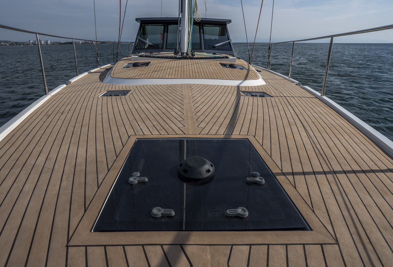 https://arconyachts.ams3.digitaloceanspaces.com/118737/conversions/large_4440153-optimize.jpg