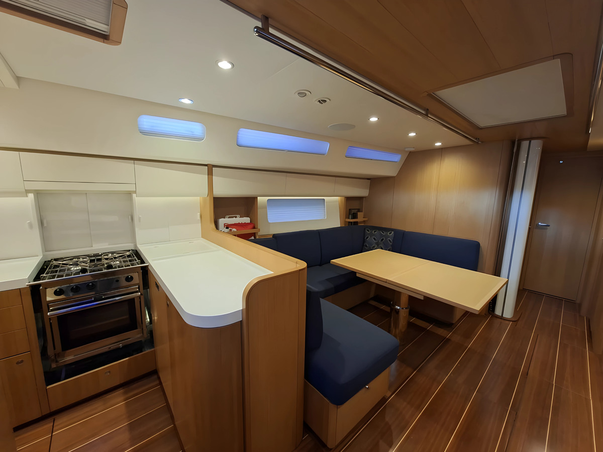 https://arconyachts.ams3.digitaloceanspaces.com/118794/conversions/large_4747935-optimize.jpg