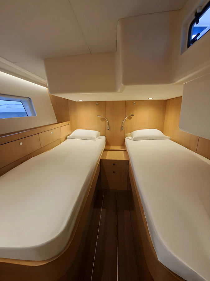 https://arconyachts.ams3.digitaloceanspaces.com/118800/conversions/large_4747938-optimize.jpg