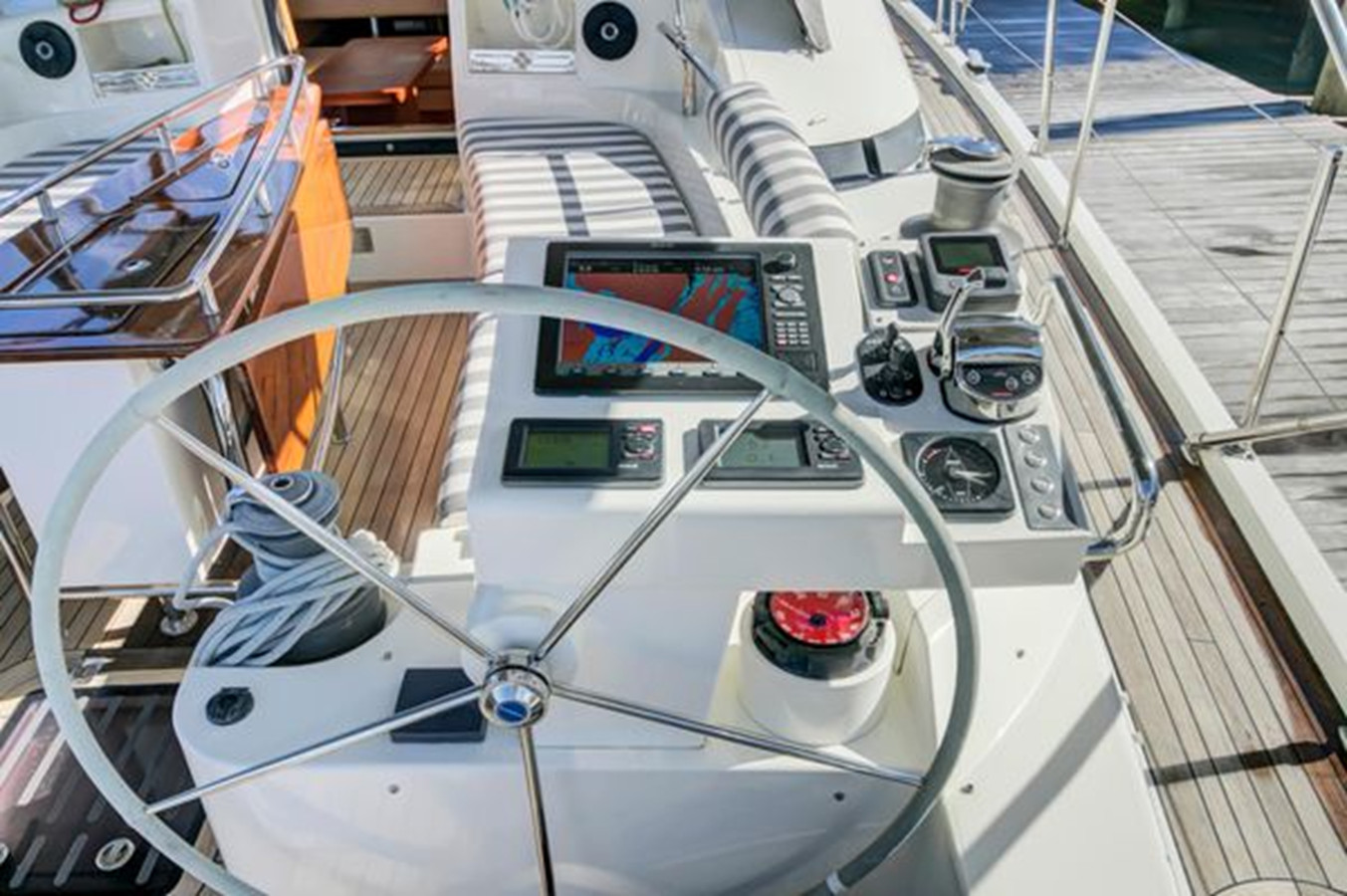https://arconyachts.ams3.digitaloceanspaces.com/118894/conversions/large_3927382-optimize.jpg