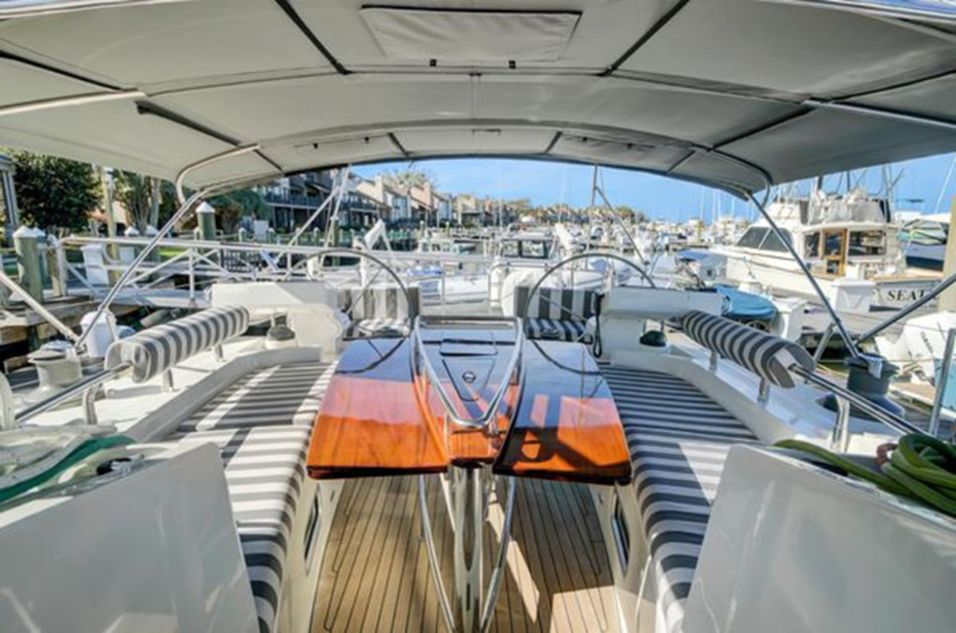 https://arconyachts.ams3.digitaloceanspaces.com/118908/conversions/large_3927386-optimize.jpg