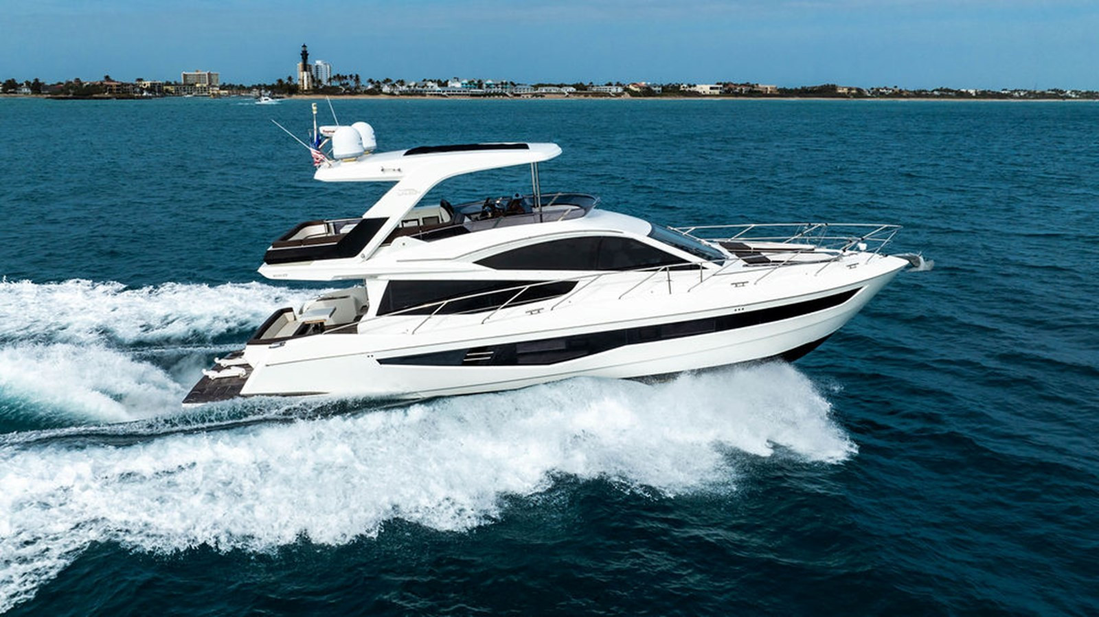 https://arconyachts.ams3.digitaloceanspaces.com/118921/conversions/large_4394125-optimize.jpg