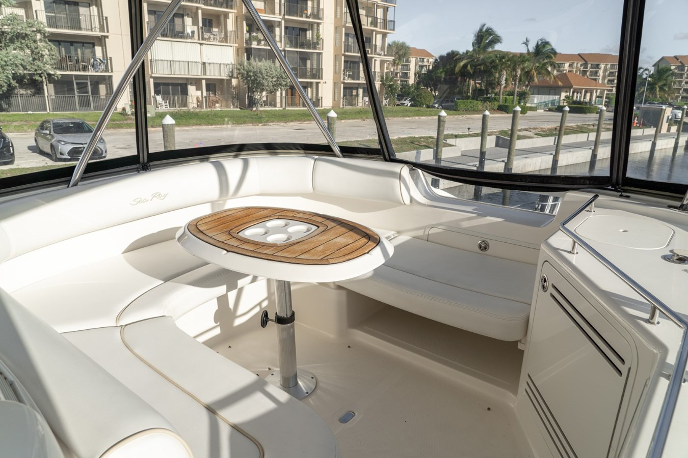https://arconyachts.ams3.digitaloceanspaces.com/118925/conversions/large_4000997-optimize.jpg