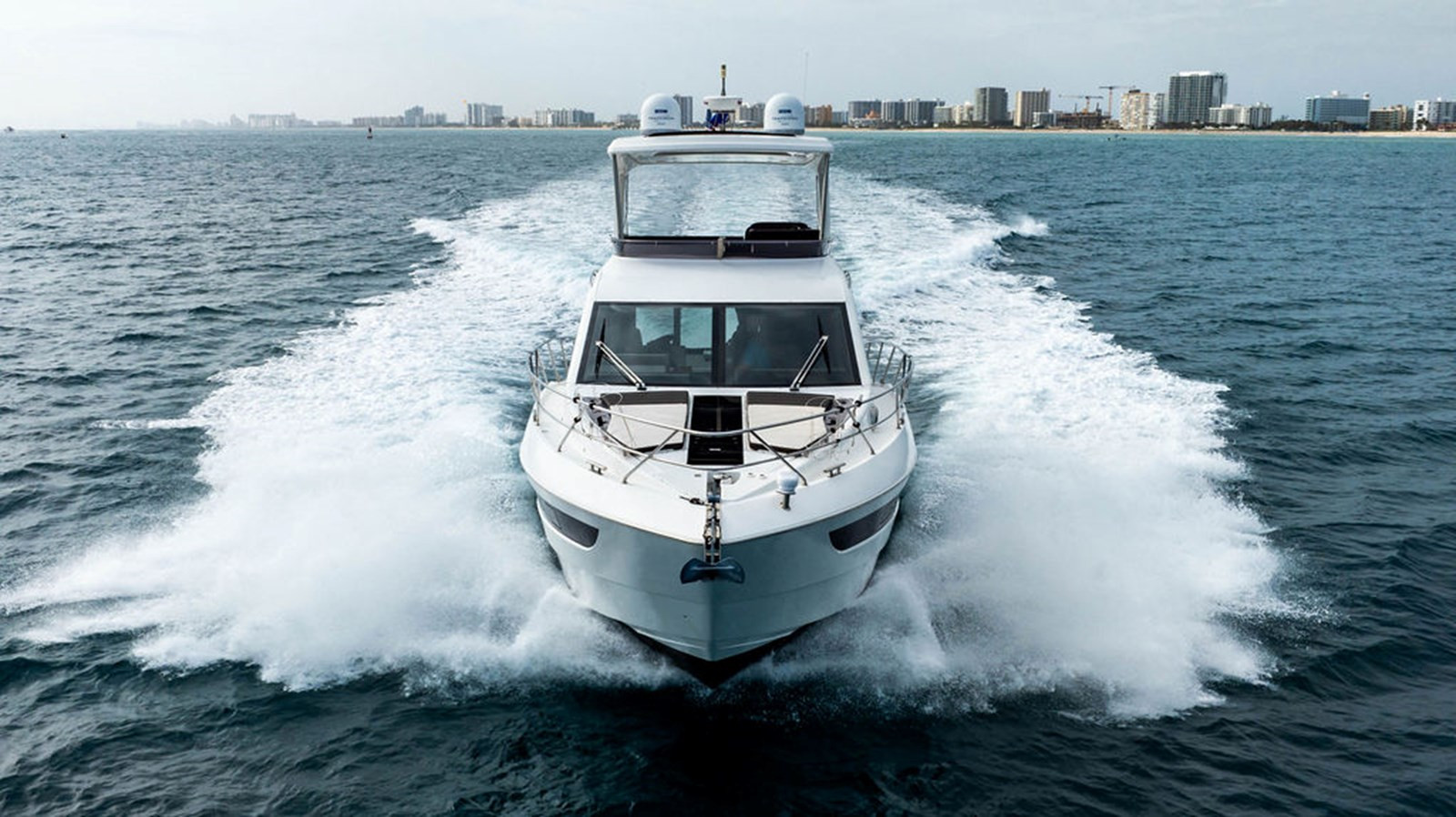 https://arconyachts.ams3.digitaloceanspaces.com/118926/conversions/large_4394127-optimize.jpg