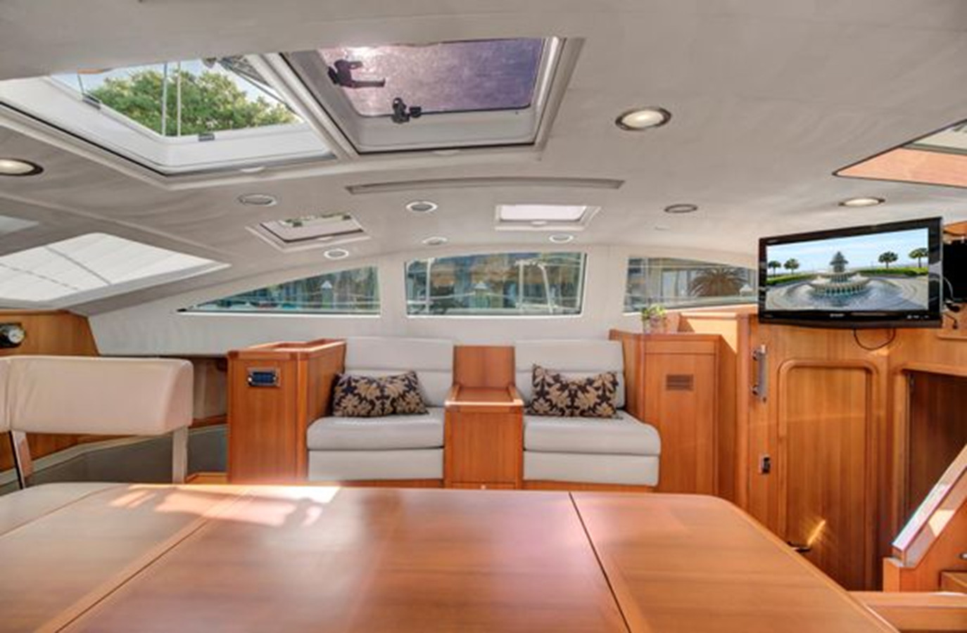https://arconyachts.ams3.digitaloceanspaces.com/118938/conversions/large_3927394-optimize.jpg