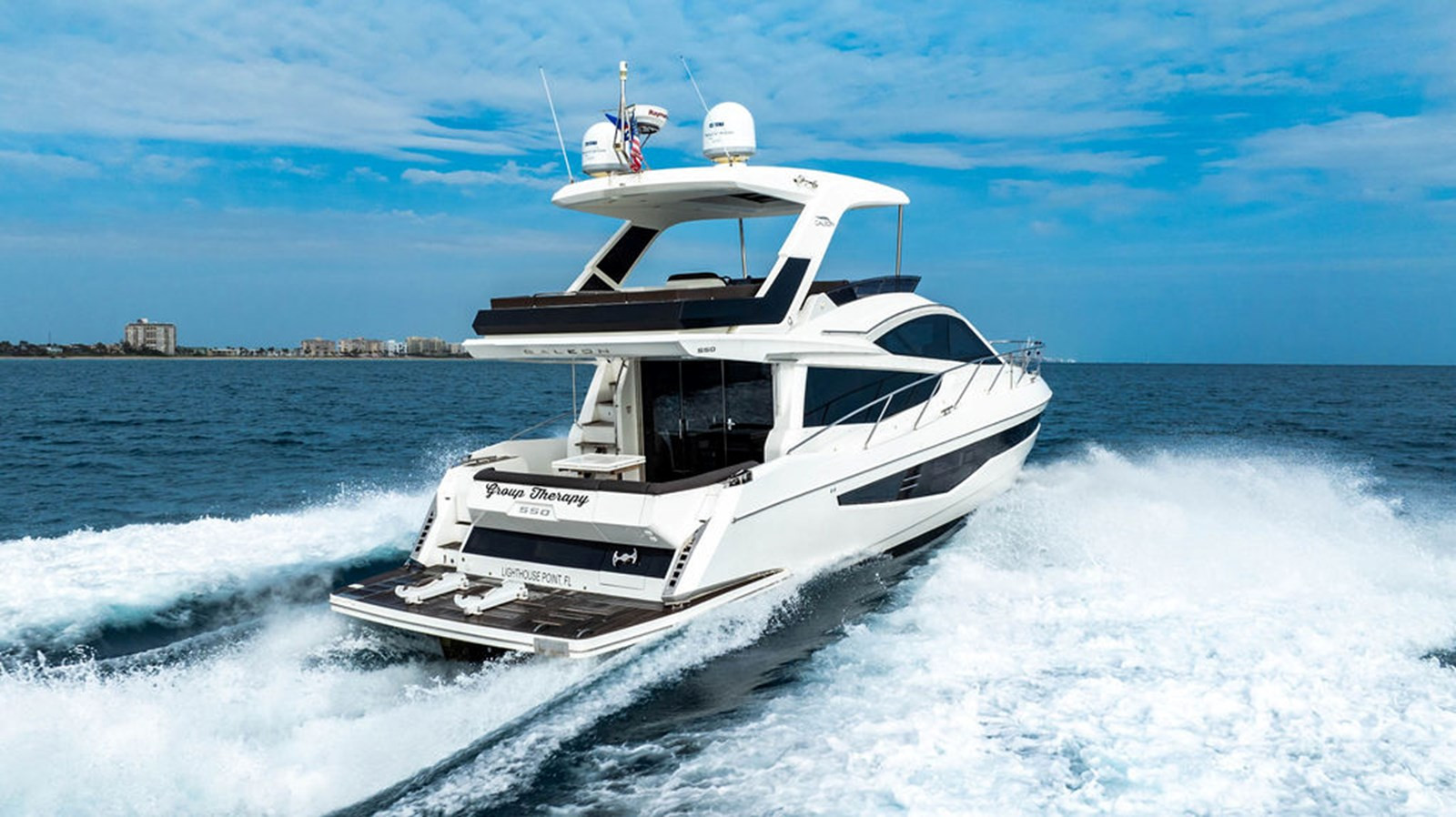 https://arconyachts.ams3.digitaloceanspaces.com/118940/conversions/large_4394132-optimize.jpg