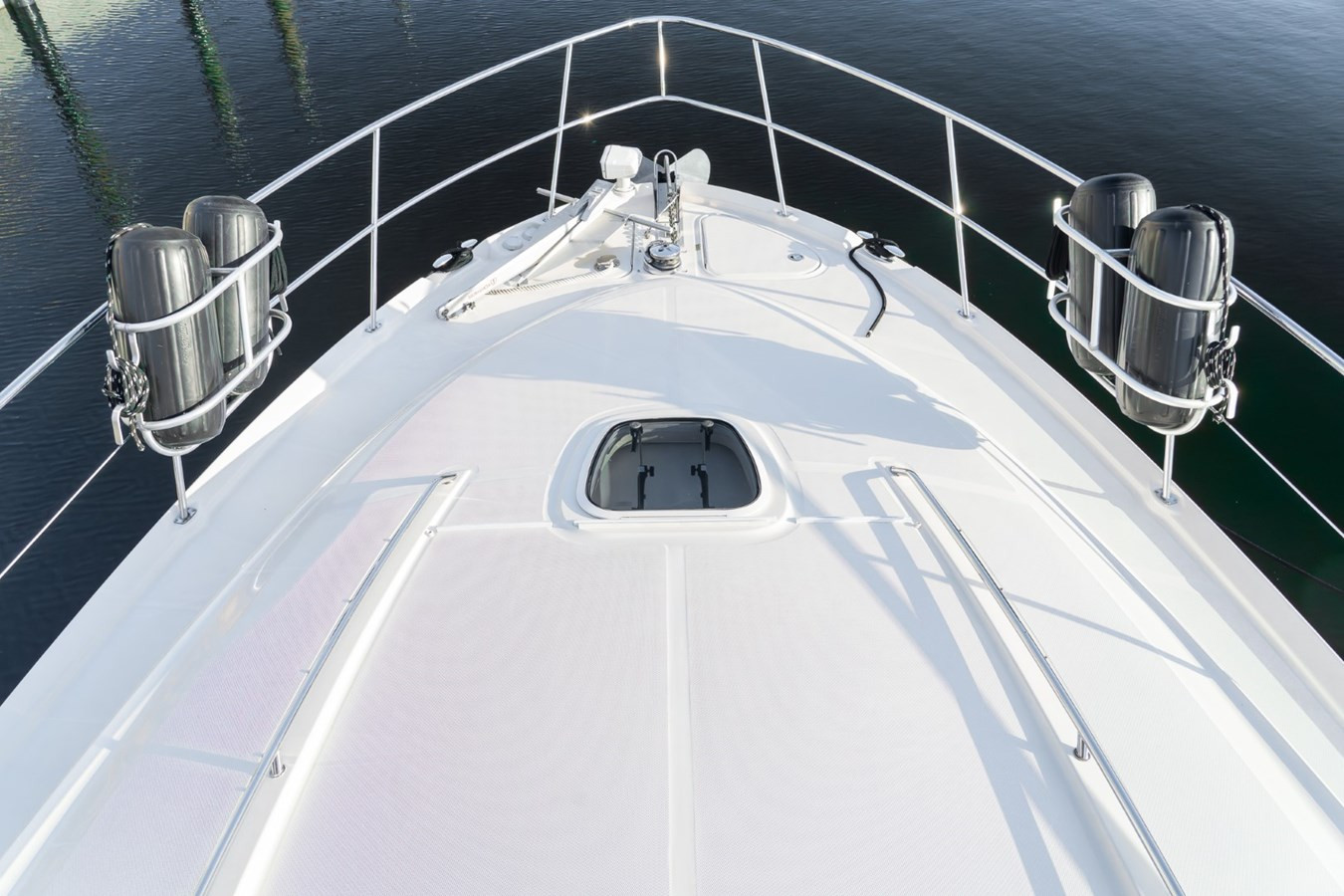 https://arconyachts.ams3.digitaloceanspaces.com/118950/conversions/large_4001006-optimize.jpg