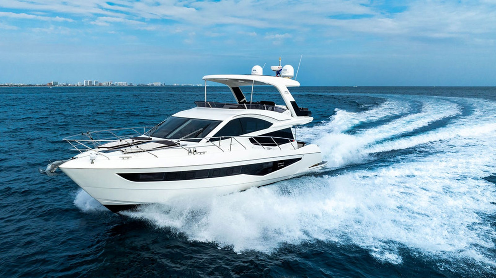 https://arconyachts.ams3.digitaloceanspaces.com/118951/conversions/large_4394136-optimize.jpg